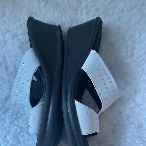 Skechers Rumbler white  wedge slip on straps sandals silver studs accent SZ11 - Picture 7 of 12